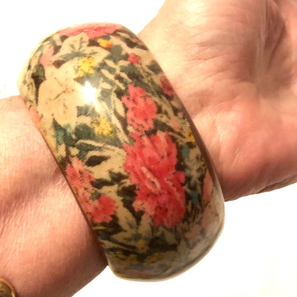 Vintage Lucite Clear Rose Bangle Bracelet
